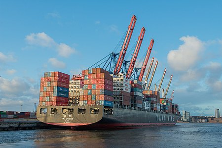 container-ship-596083_1920.jpg  
